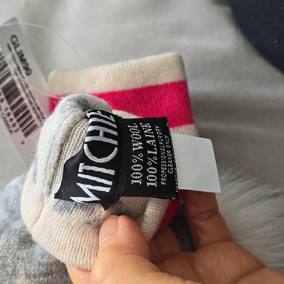 Mitchies fingerless gloves NWT - Picture 3 of 4